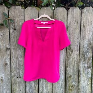 Trina Turk Pink Fuscia Blouse Women’s | Split V-Neck Short Sleeve Work Top | M